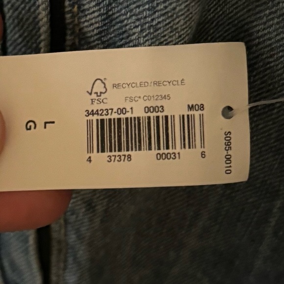 Old Navy Crop Denim Vest NEW - Picture 2 of 3